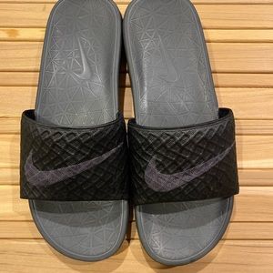 Nike Slides (solar soft)
